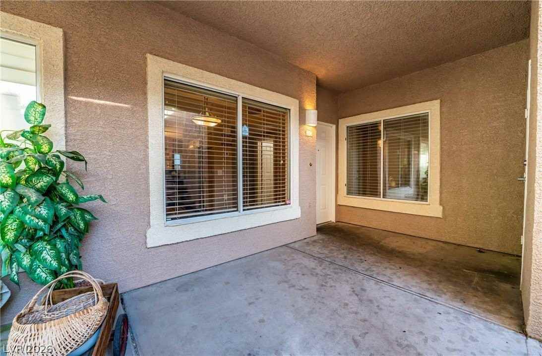 2000 Quartz Cliff St #104 - Photo 3 of 35