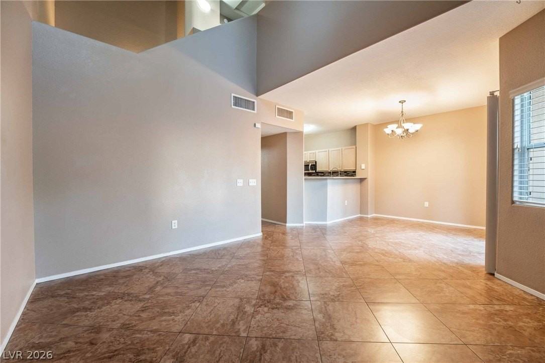 2000 Quartz Cliff St #104 - Photo 4 of 35