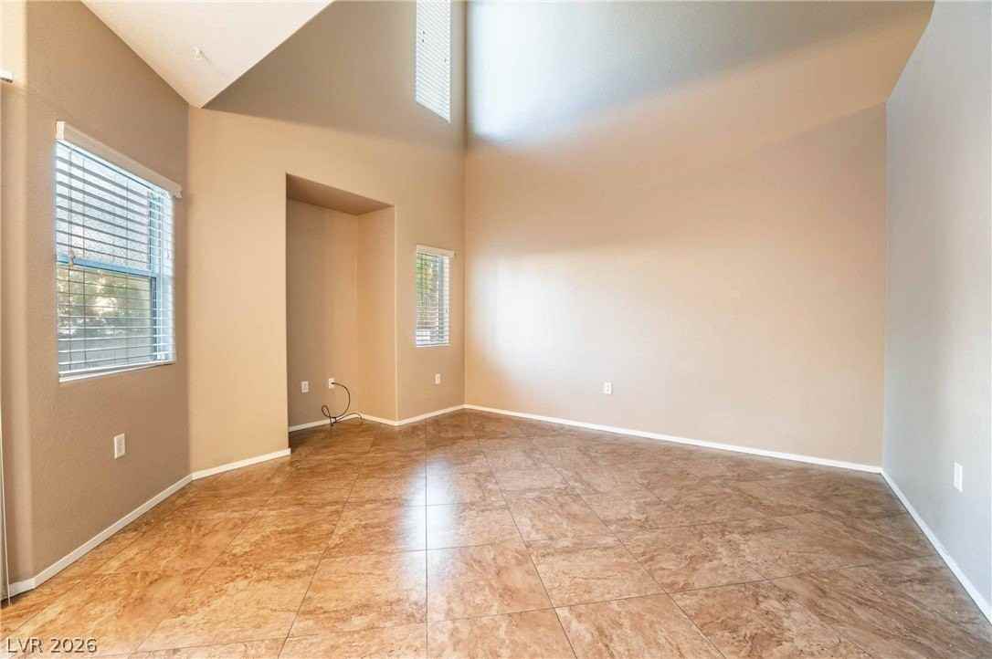 2000 Quartz Cliff St #104 - Photo 5 of 35