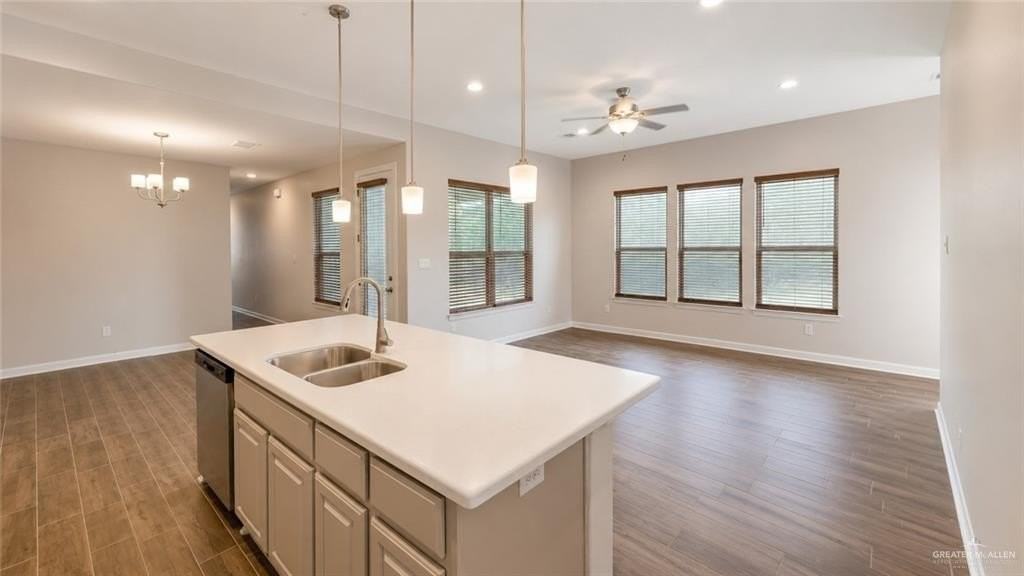 10328 N 13th St - Photo 5 of 31