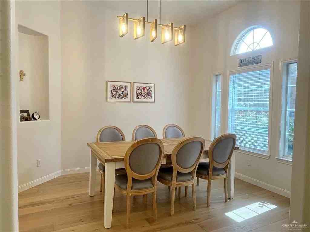3304 Santa Olivia St - Photo 5 of 31