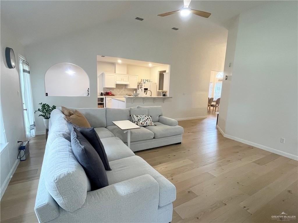 3304 Santa Olivia St - Photo 7 of 31