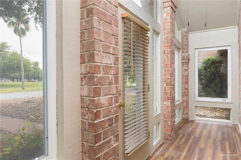 1218 Bluebird Ave - Photo 3 of 25