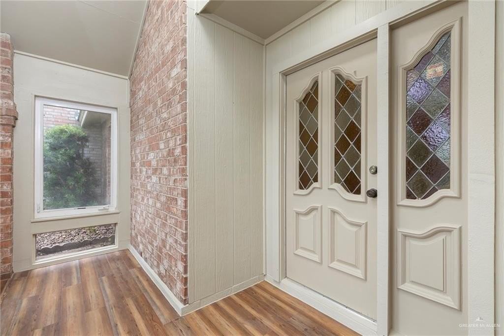 1218 Bluebird Ave - Photo 4 of 25