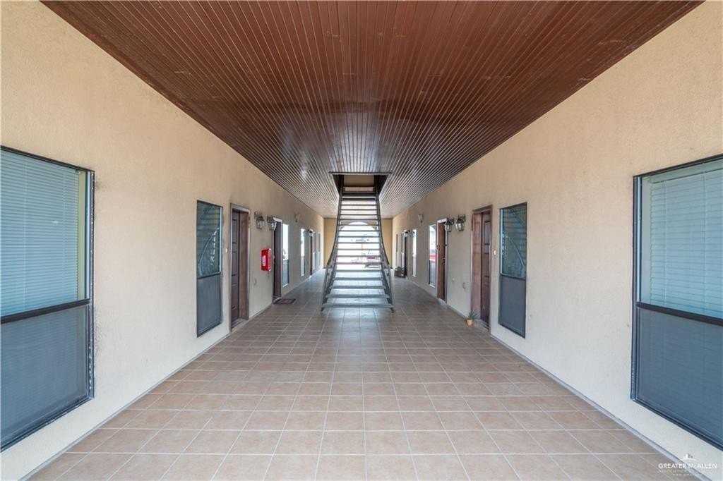 2815 Mimosa St #3 - Photo 3 of 25