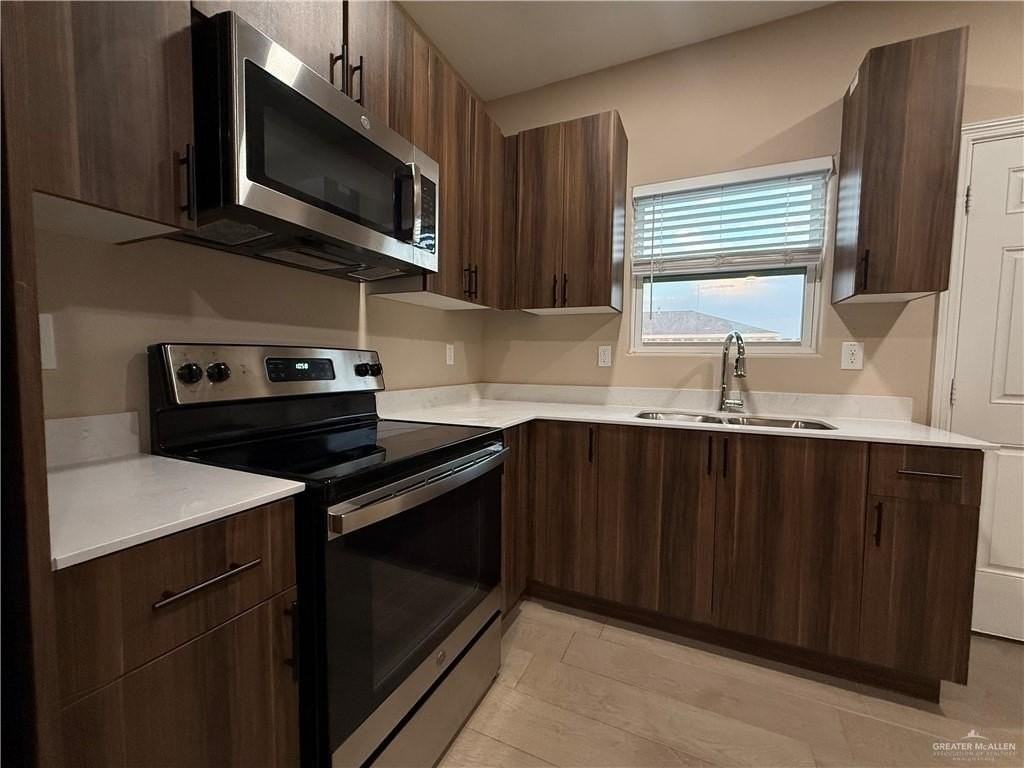 3100 W Driftwood St #3 - Photo 4 of 11
