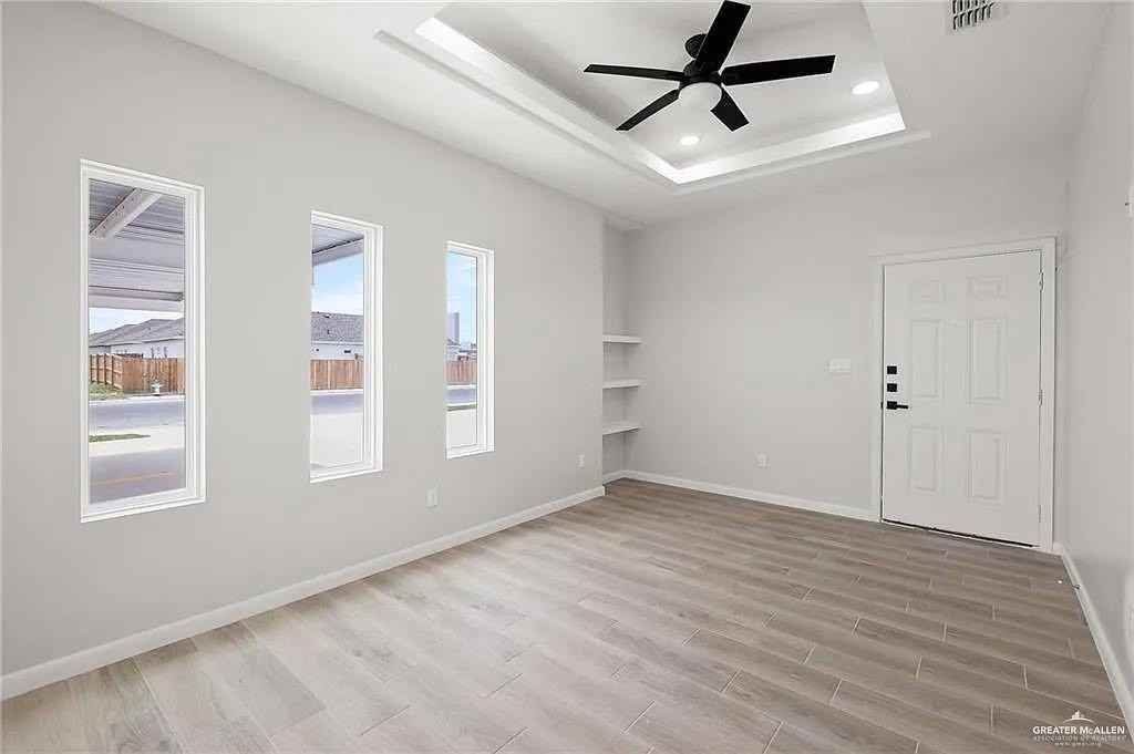 9206 N 56th Lane #1 - Photo 3 of 18