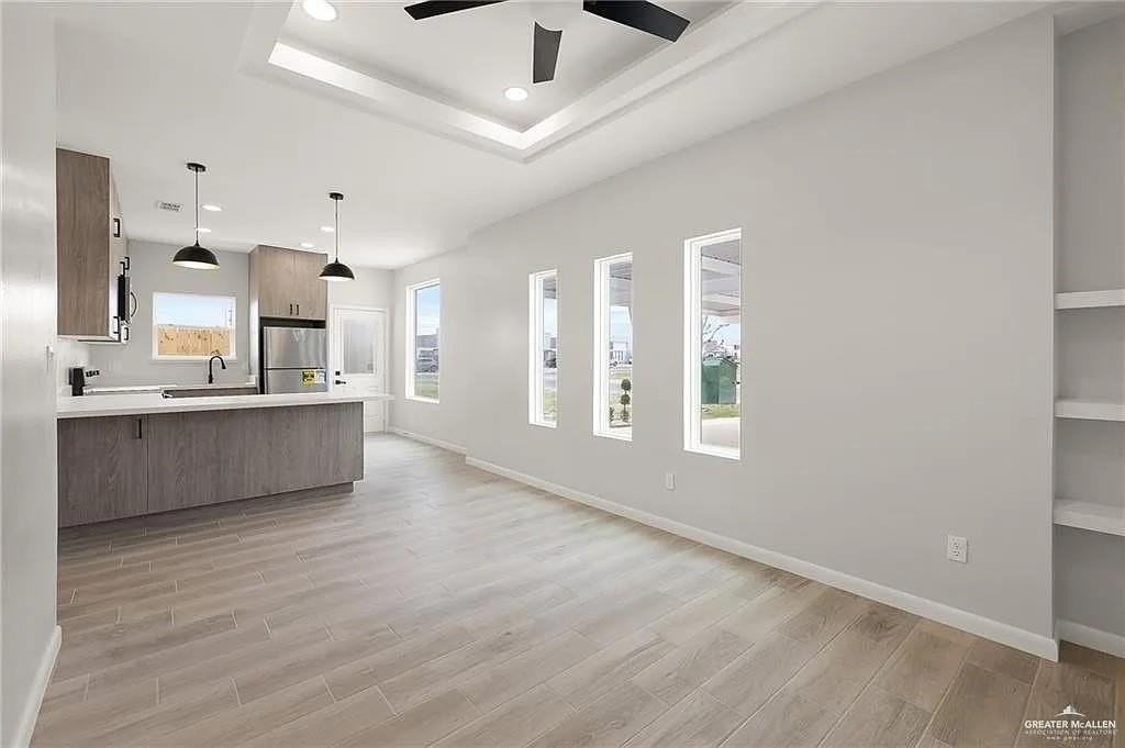 9206 N 56th Lane #1 - Photo 4 of 18