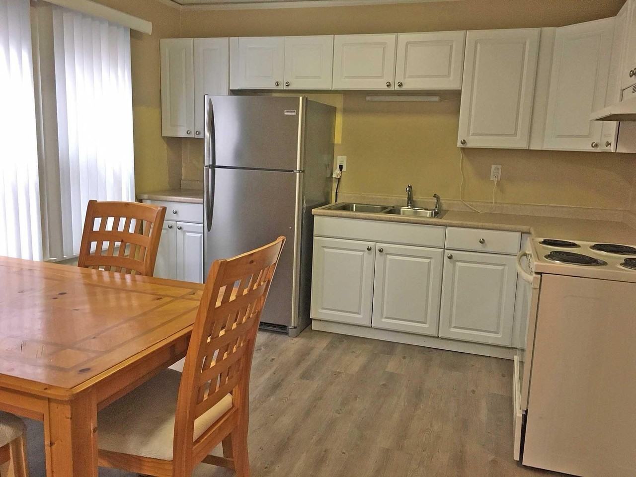 815 Church St - Photo 6 of 22