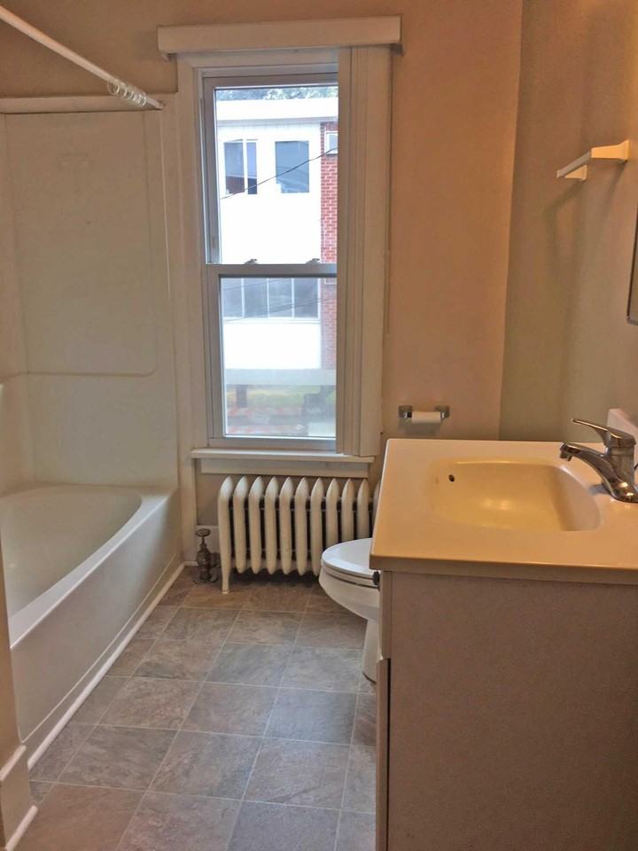 815 Church St - Photo 6 of 11