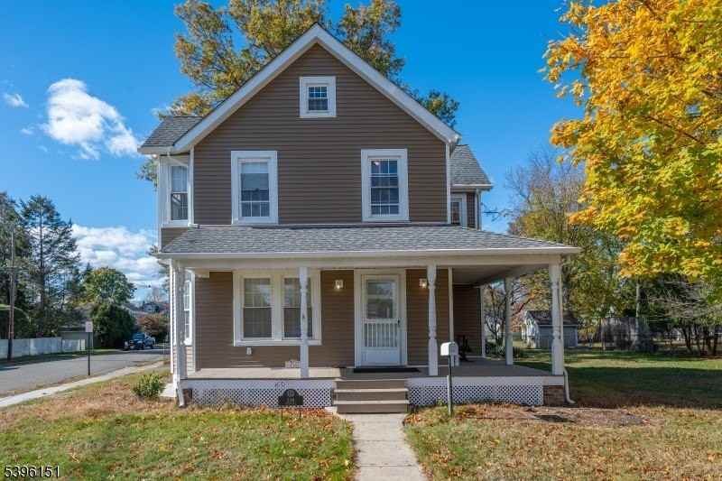 238 Van Ave - Photo 2 of 31
