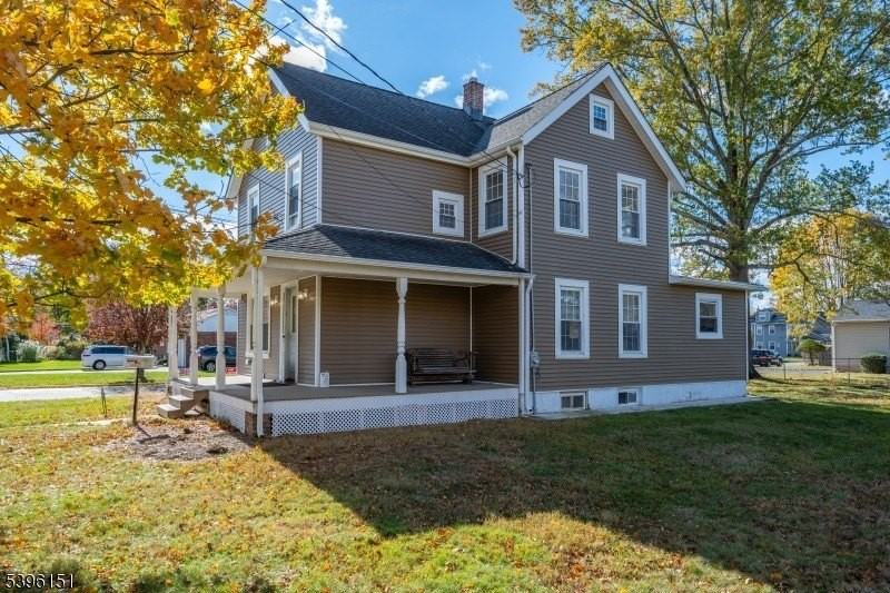 238 Van Ave - Photo 3 of 31