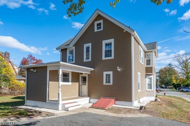 238 Van Ave - Photo 4 of 31
