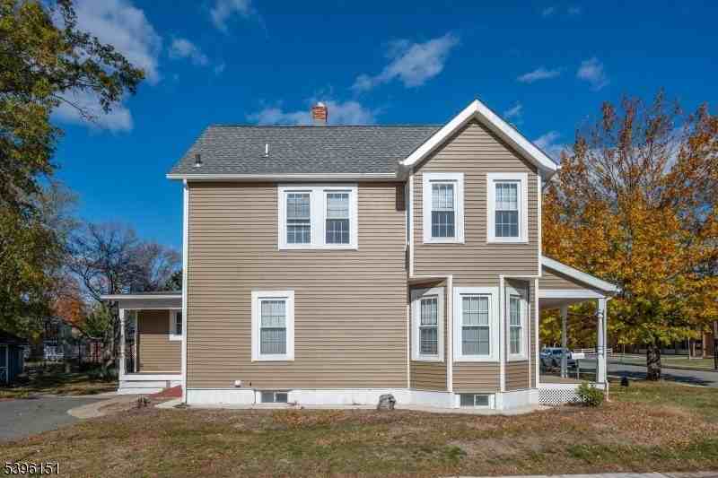 238 Van Ave - Photo 6 of 31