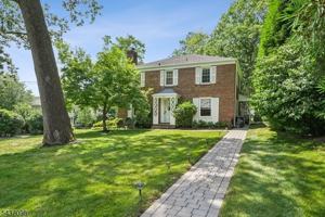 featured image of 305 Lupine Way