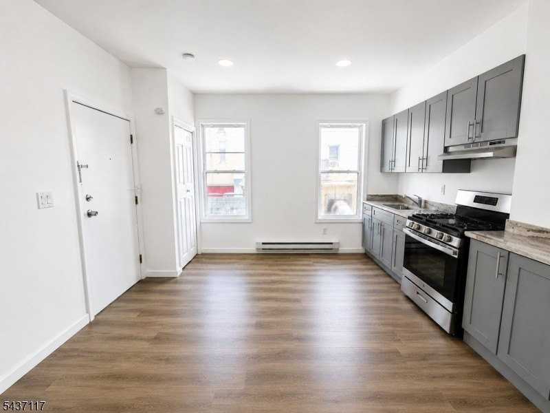 76-78 Market St #2