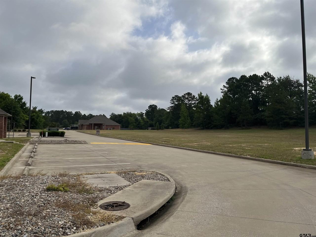 2040 Shiloh Rd - Photo 4 of 26
