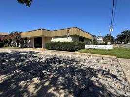 featured image of 200 E Amherst Dr