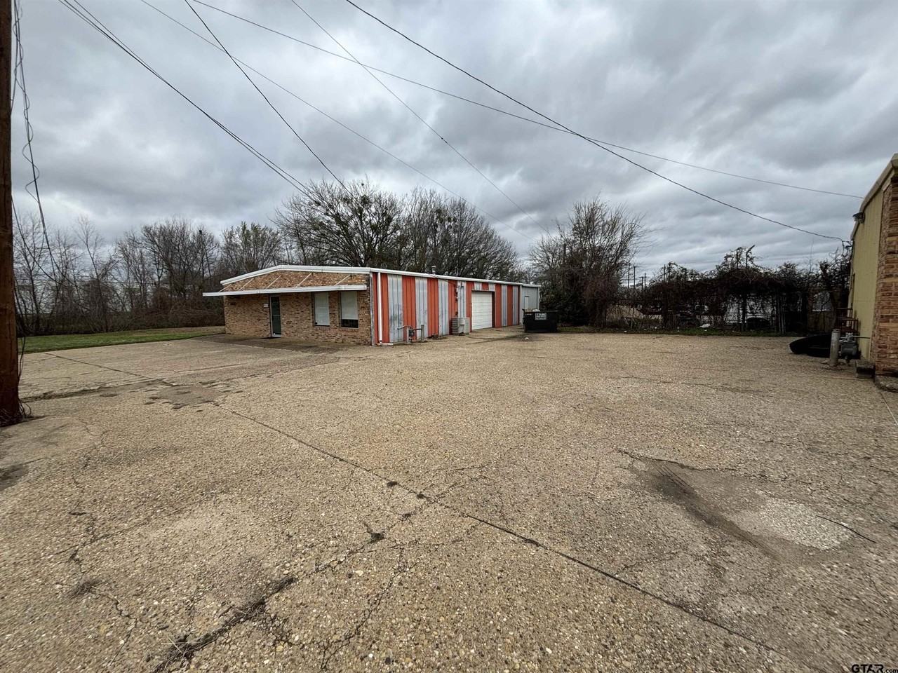 4410 Dc Dr - Photo 2 of 20