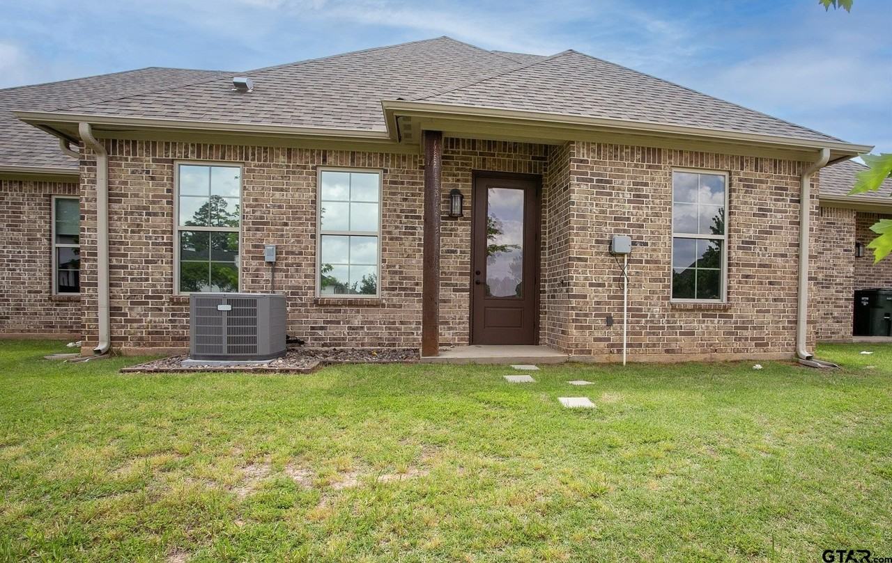 2311 Dueling Oaks Dr Ste 20 - Photo 4 of 17