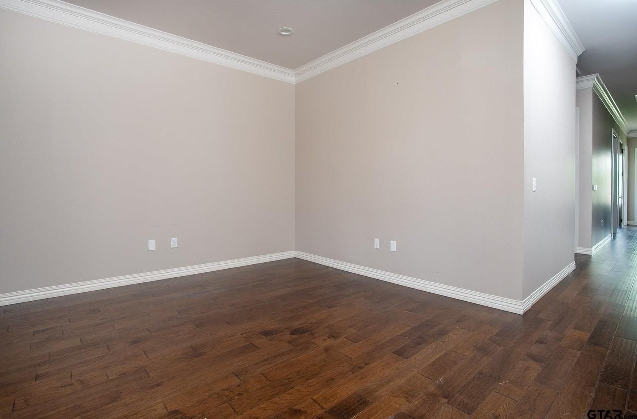 2311 Dueling Oaks Dr Ste 20 - Photo 5 of 17