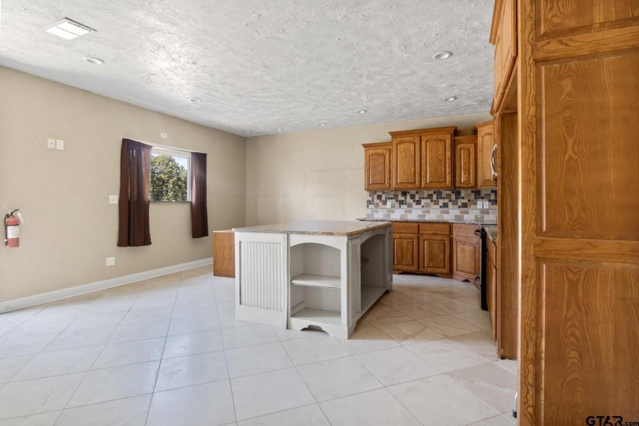 9108 Us Highway 271 N - Photo 6 of 38