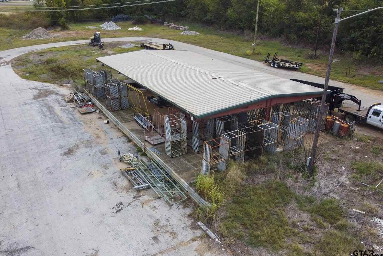 2340 E Erwin St - Photo 3 of 3