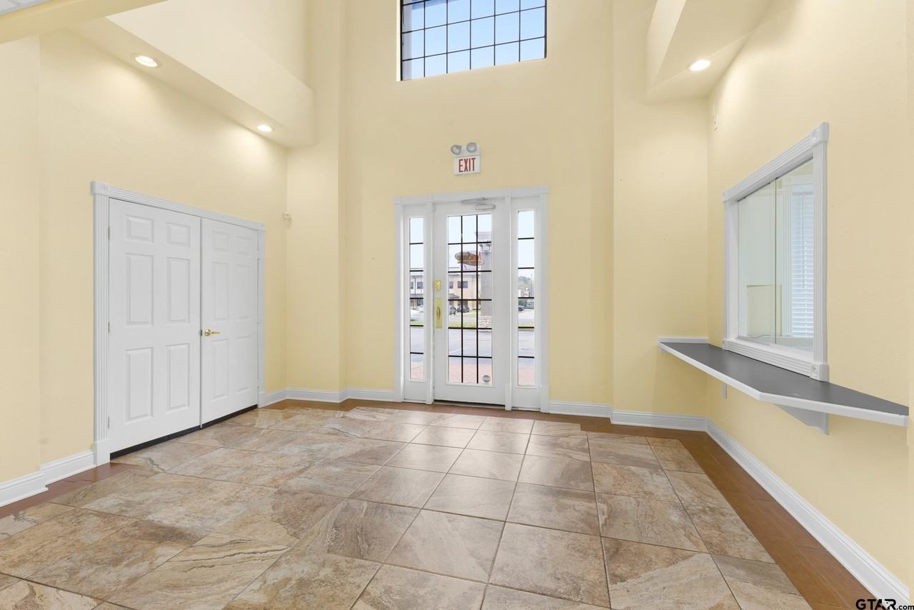 2230 W Grande Blvd - Photo 7 of 30