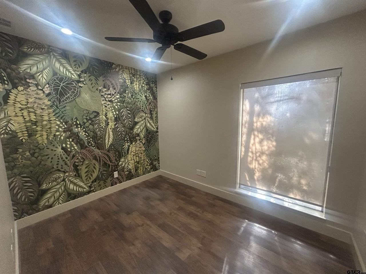 605 Chase Dr - Photo 3 of 8