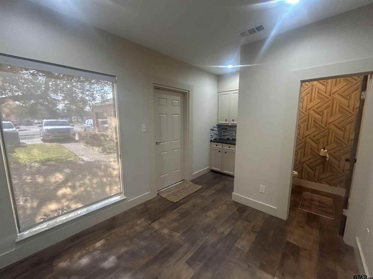 605 Chase Dr - Photo 5 of 8