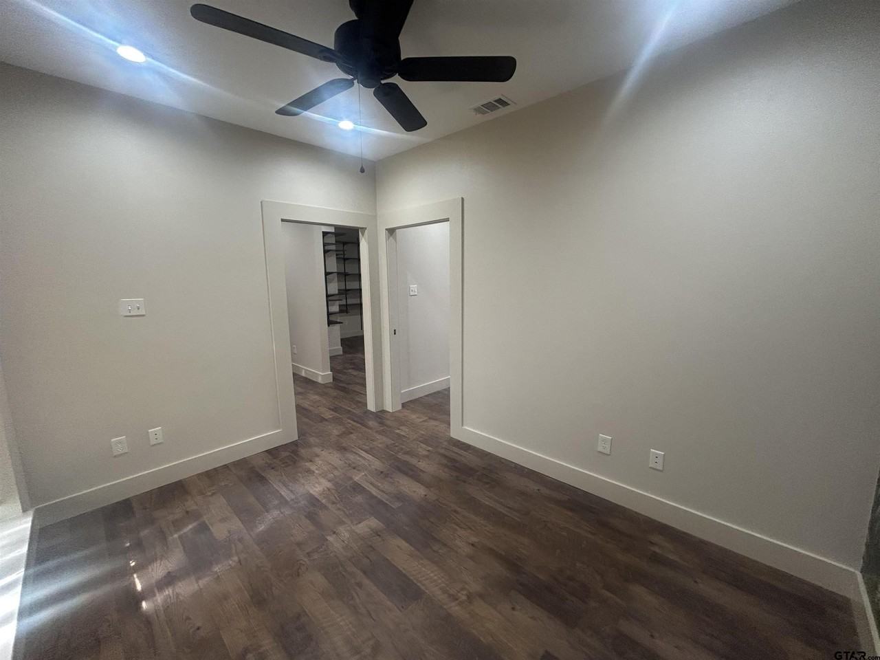 605 Chase Dr - Photo 6 of 8