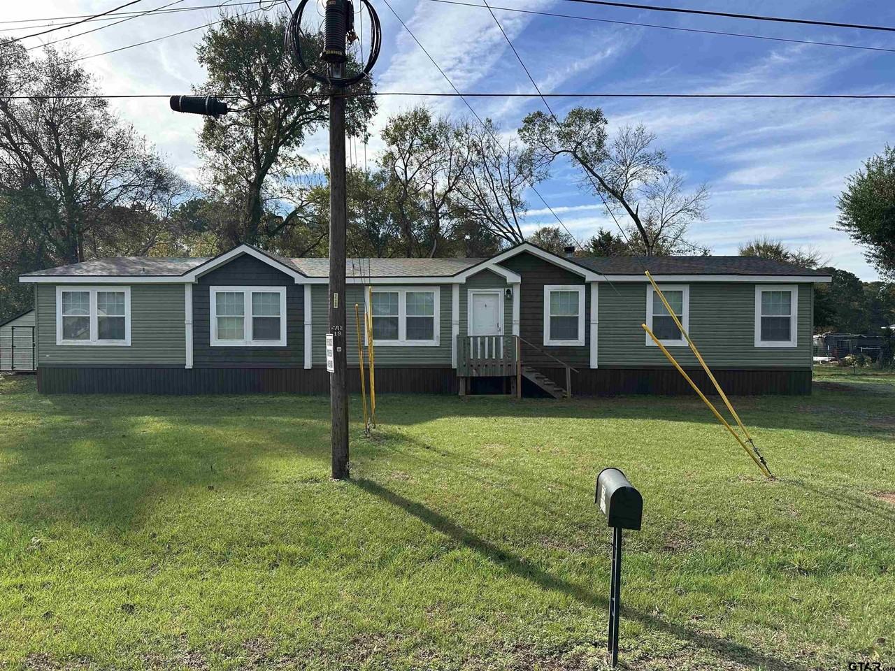 258 Woodhue Dr - Photo 3 of 19
