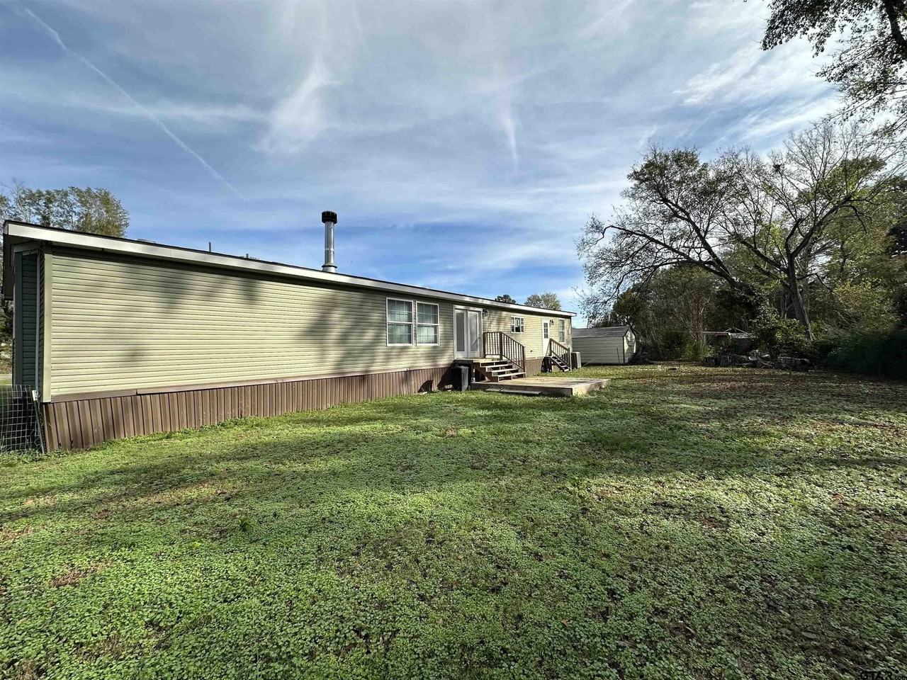 258 Woodhue Dr - Photo 5 of 19