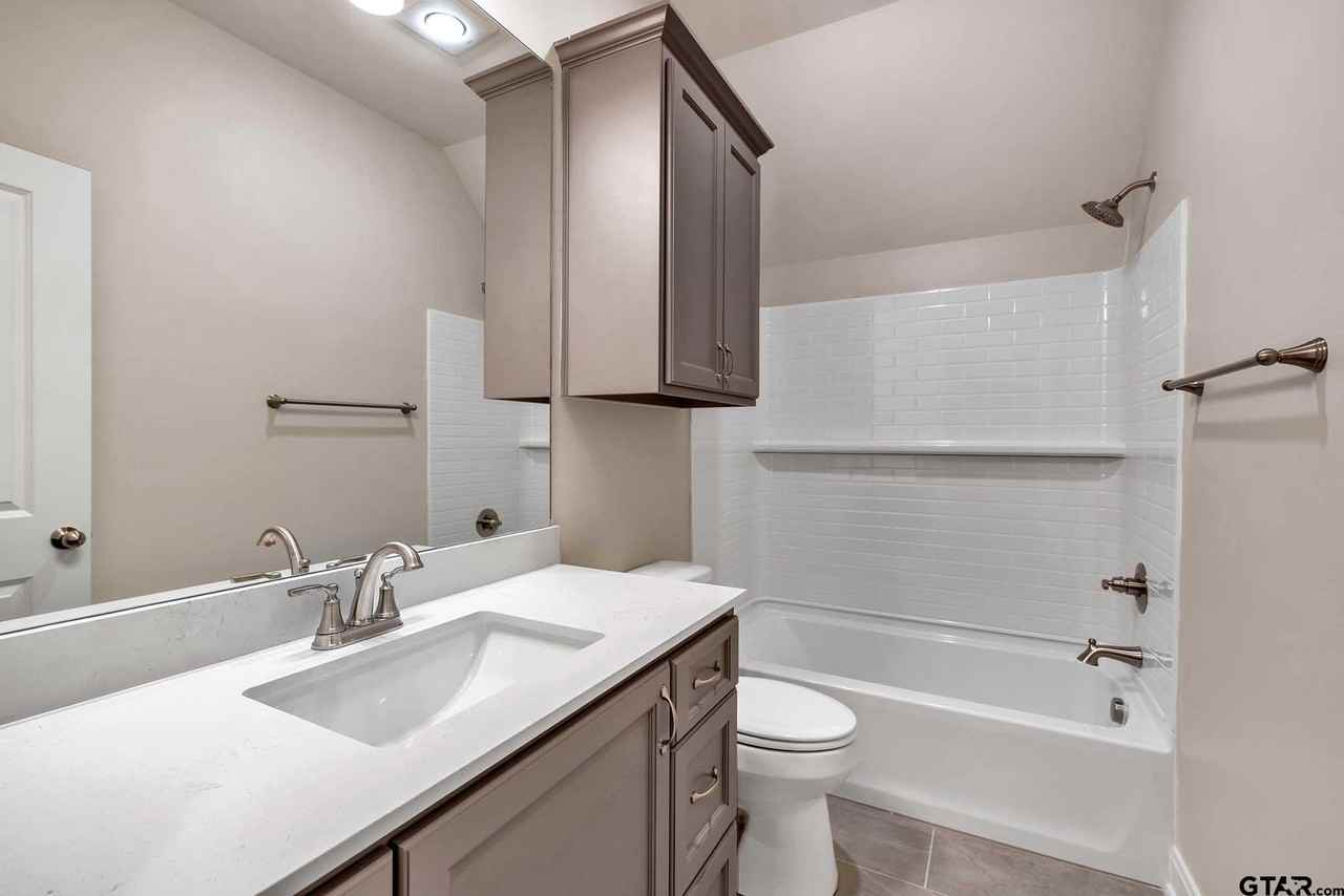 Macnab Dr - Photo 7 of 15