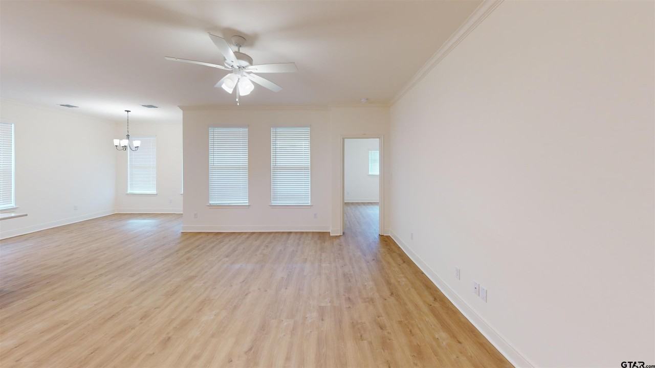 6622 Bendale Dr - Photo 3 of 16