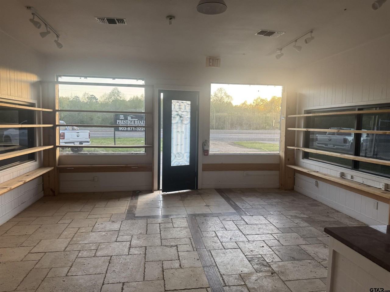 1208 State Highway 110 N - Photo 5 of 15