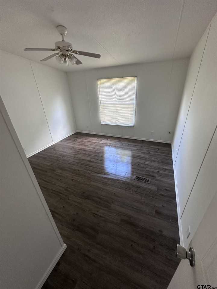 12847 Fm 2710 - Photo 6 of 9