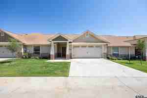 featured image of 815 E Grande Blvd