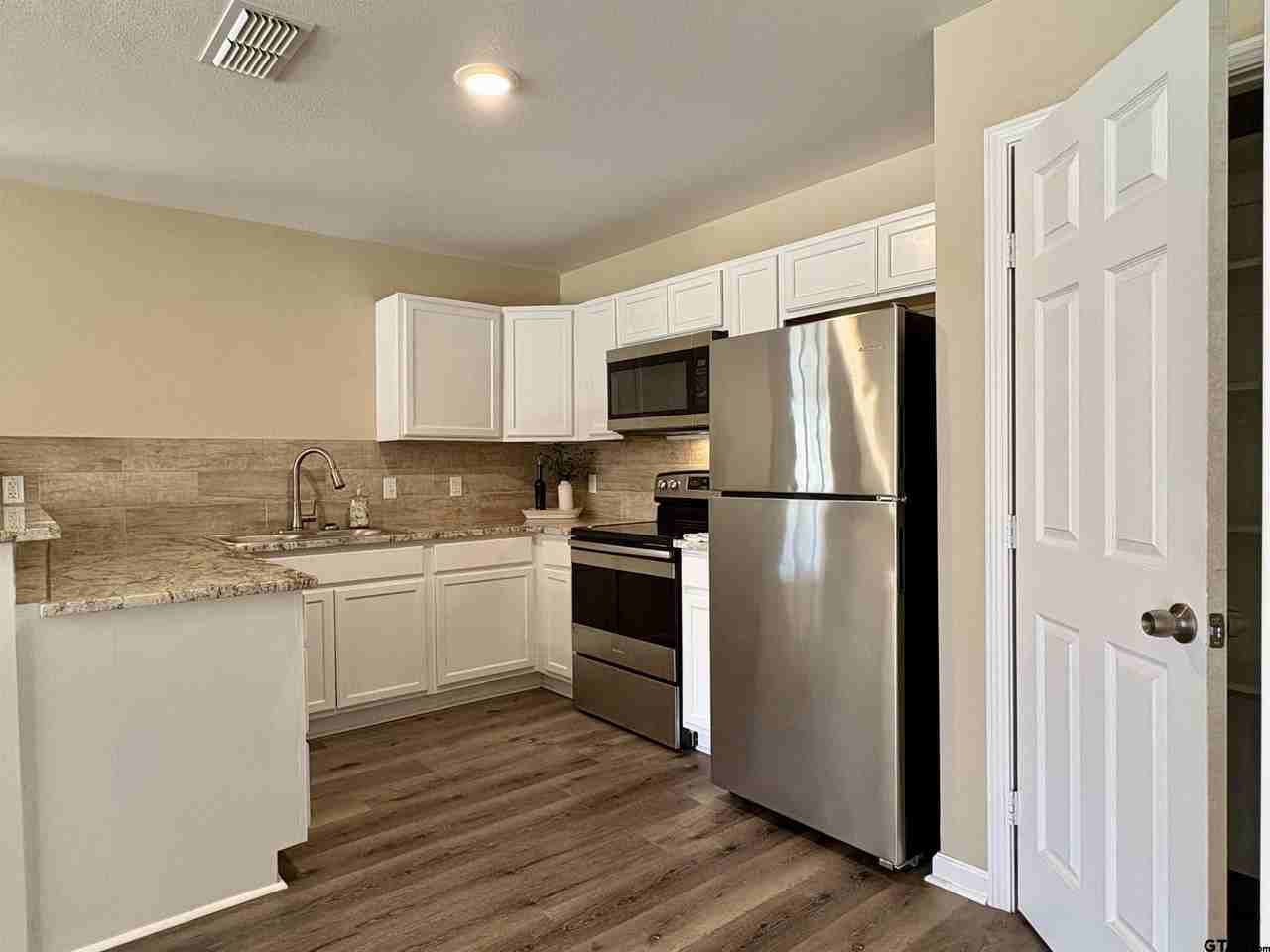 348 Caroline Ln - Photo 5 of 18