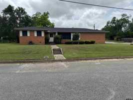 featured image of 3011 Brentwood Dr
