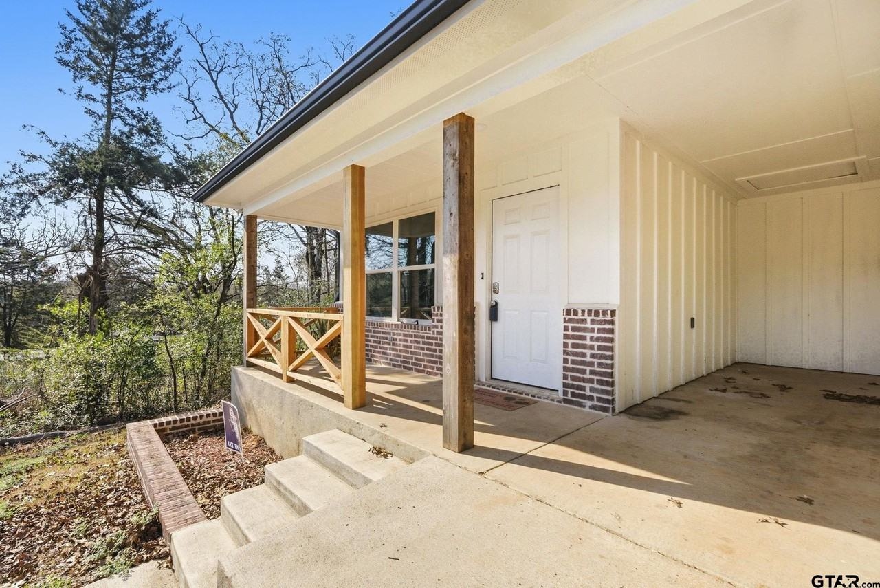 336 Timberline Dr - Photo 2 of 20