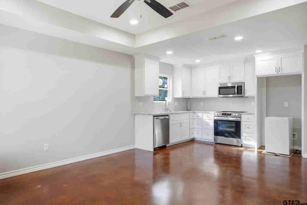 336 Timberline Dr - Photo 4 of 20