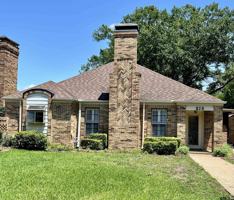 featured image of 218 Heritage Cir
