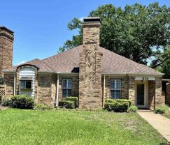 218 Heritage Cir - Photo 1 of 1