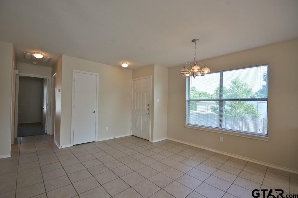 703 Memory Ln - Photo 6 of 28