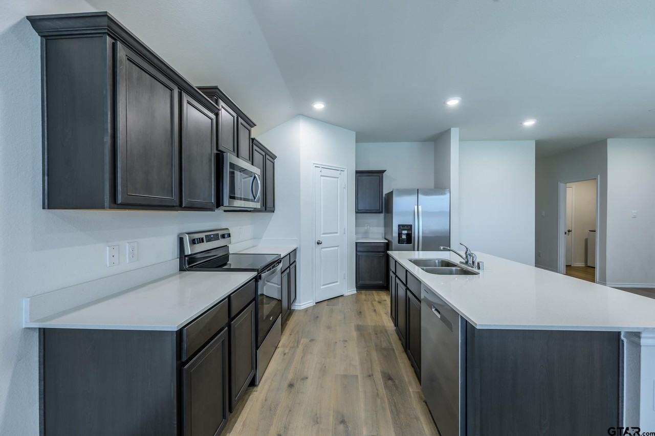 1008 N River Oaks Ln - Photo 6 of 15