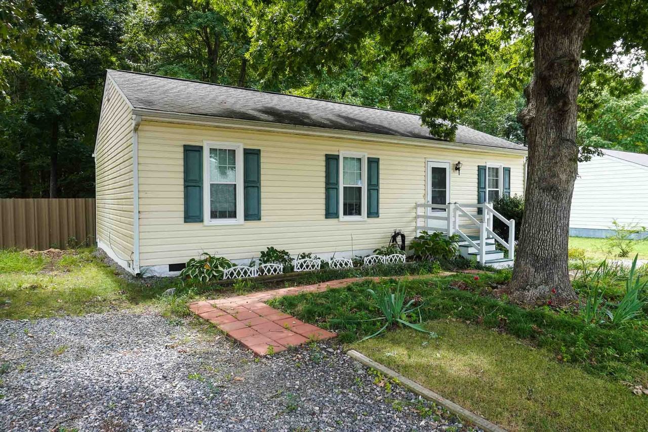 8001 Clovertree Ct #1 - Photo 3 of 20