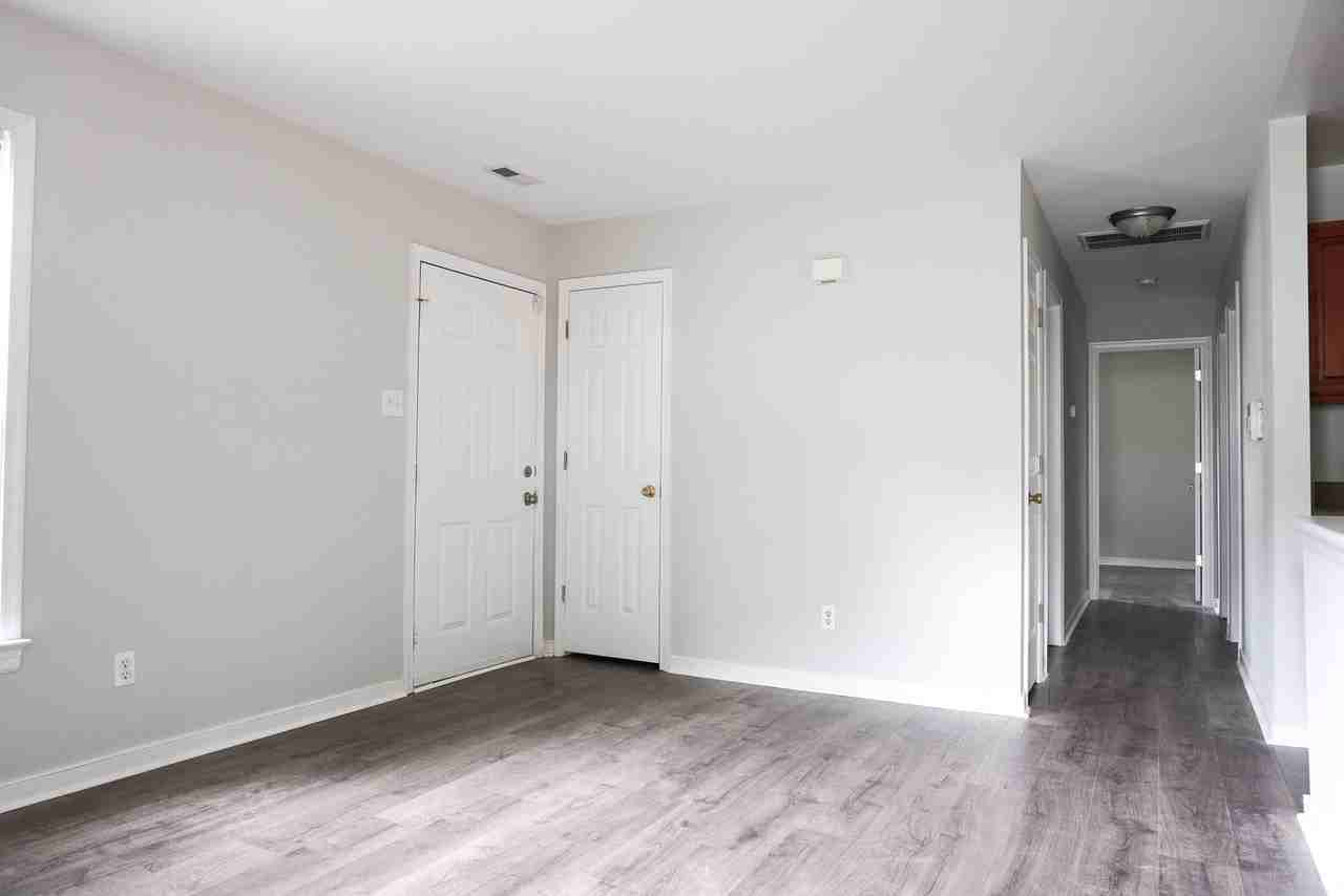 8001 Clovertree Ct #1 - Photo 4 of 20