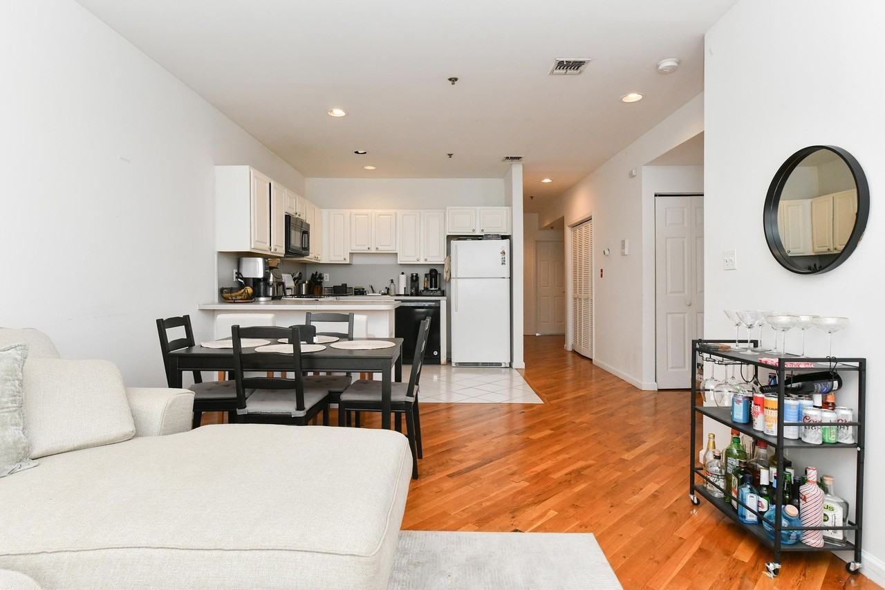 112 Clinton St #1 - Photo 4 of 13