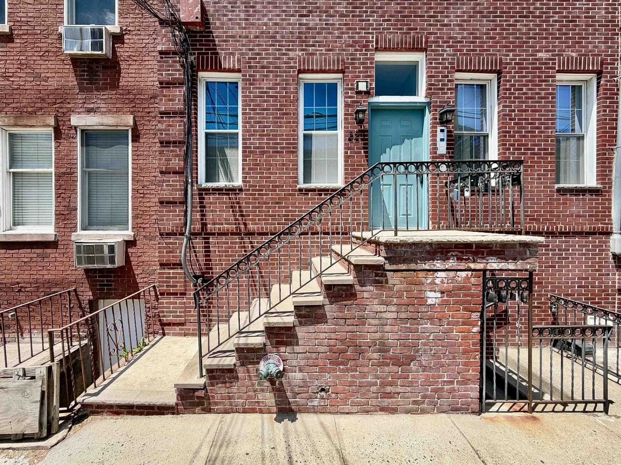 224 Madison St #1B - Photo 2 of 26